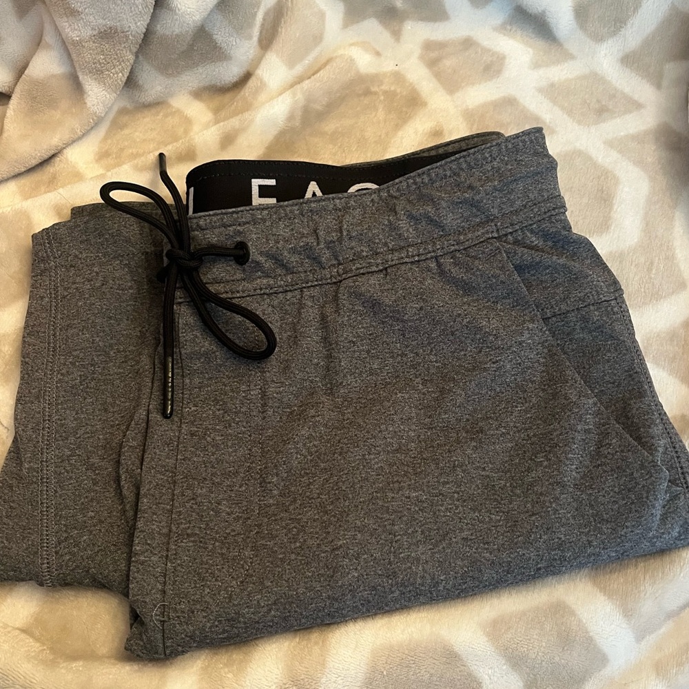 Men’s American Eagle shorts size medium Used